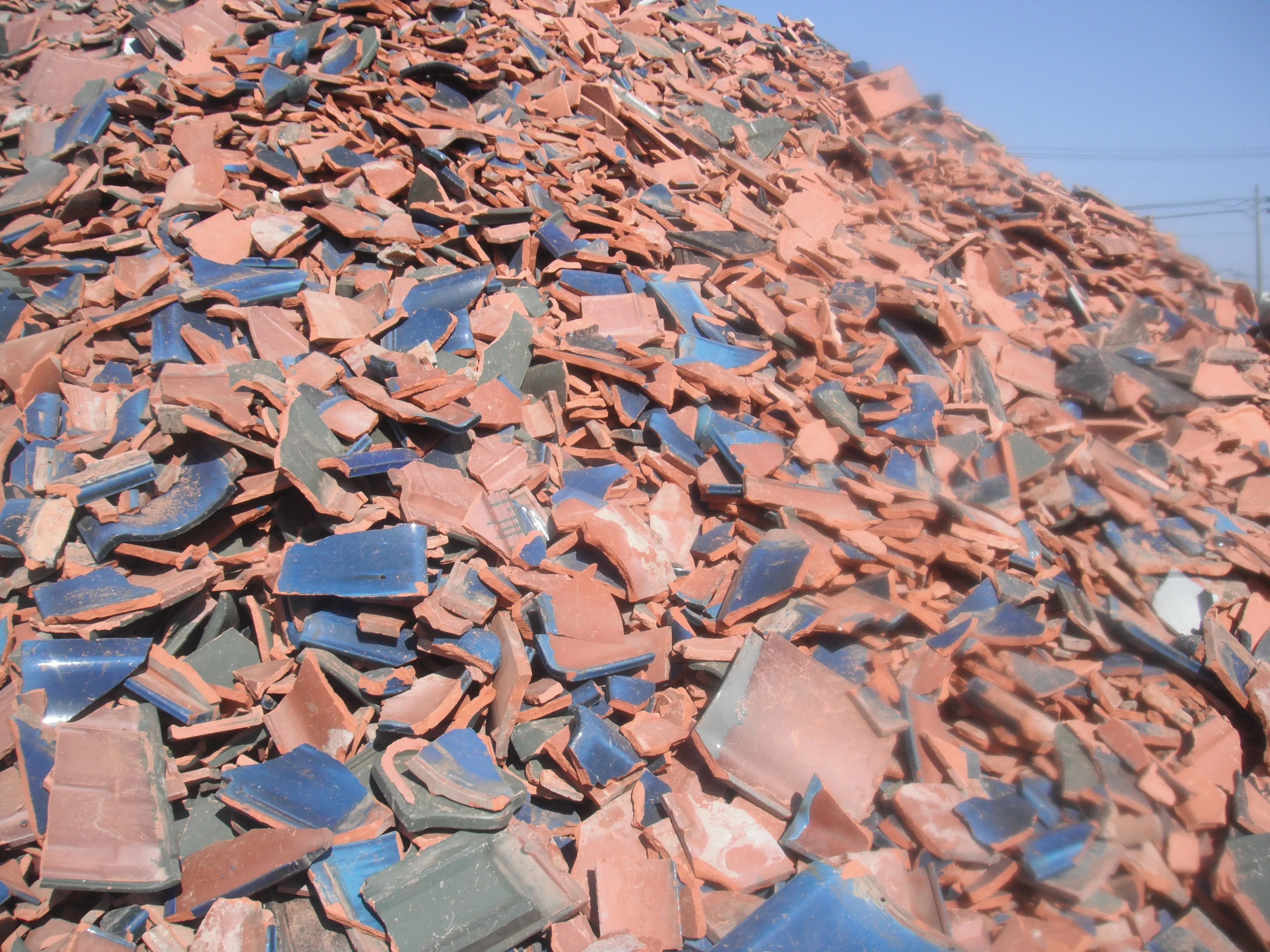 Высококачественные переработанные огромные черные дробленые камни чакры для рукоделия