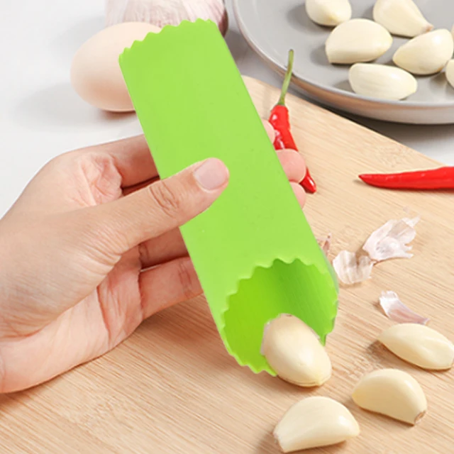 Wholesale High Quality Silicone Garlic Tube Peeler Easy Quick Skin Remover Roller Soft Kitchen Gadgets for Peeling Garlic Cloves