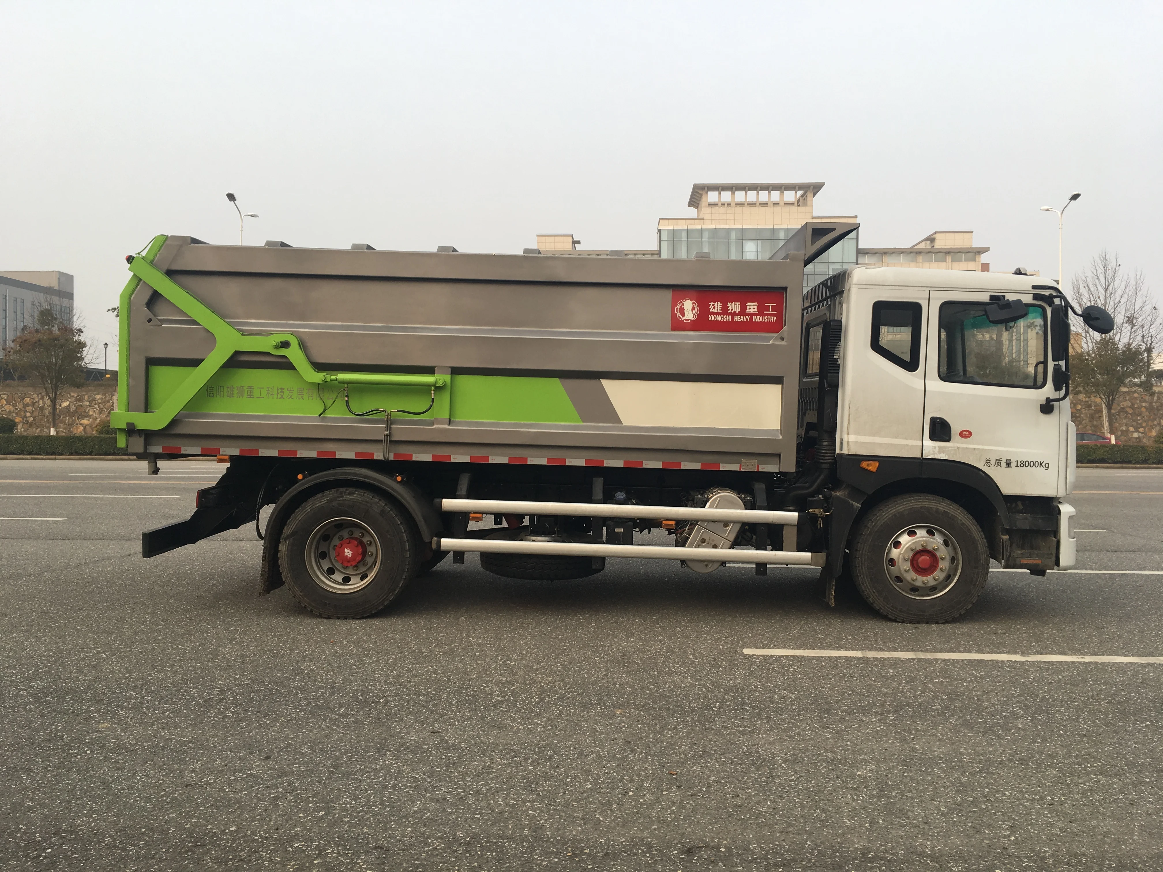 Colors design dongfeng kangmingsi B6 large-scale compression docking refuse collector 15 cbm municipalities lift garbage truck