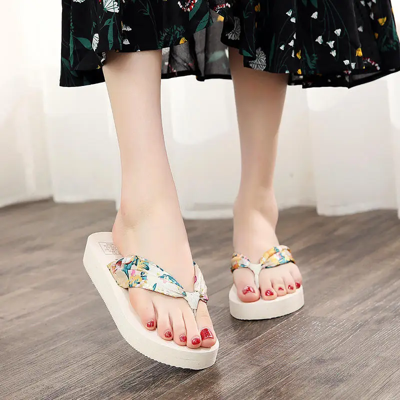 Wholesale Cheap Custom Logo Print Latest Rubber Women Pink Wedding Slipper Plain Flip Flops Ladies Outdoor Indoor Home Slippers