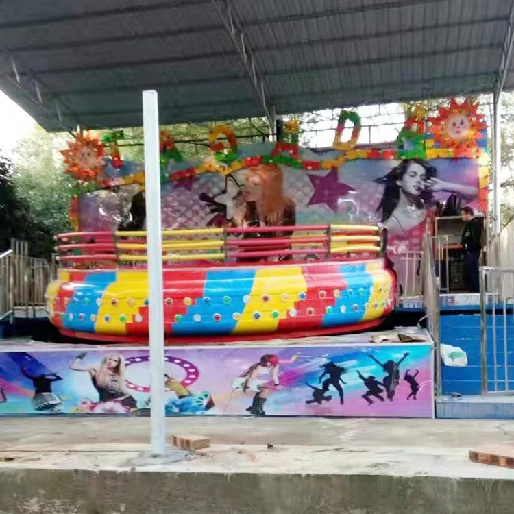 China Hot Sale Exciting Thrill Rides Fairground Amusement Park Game Machine Crazy Turntable Disco Tagada With Trailer