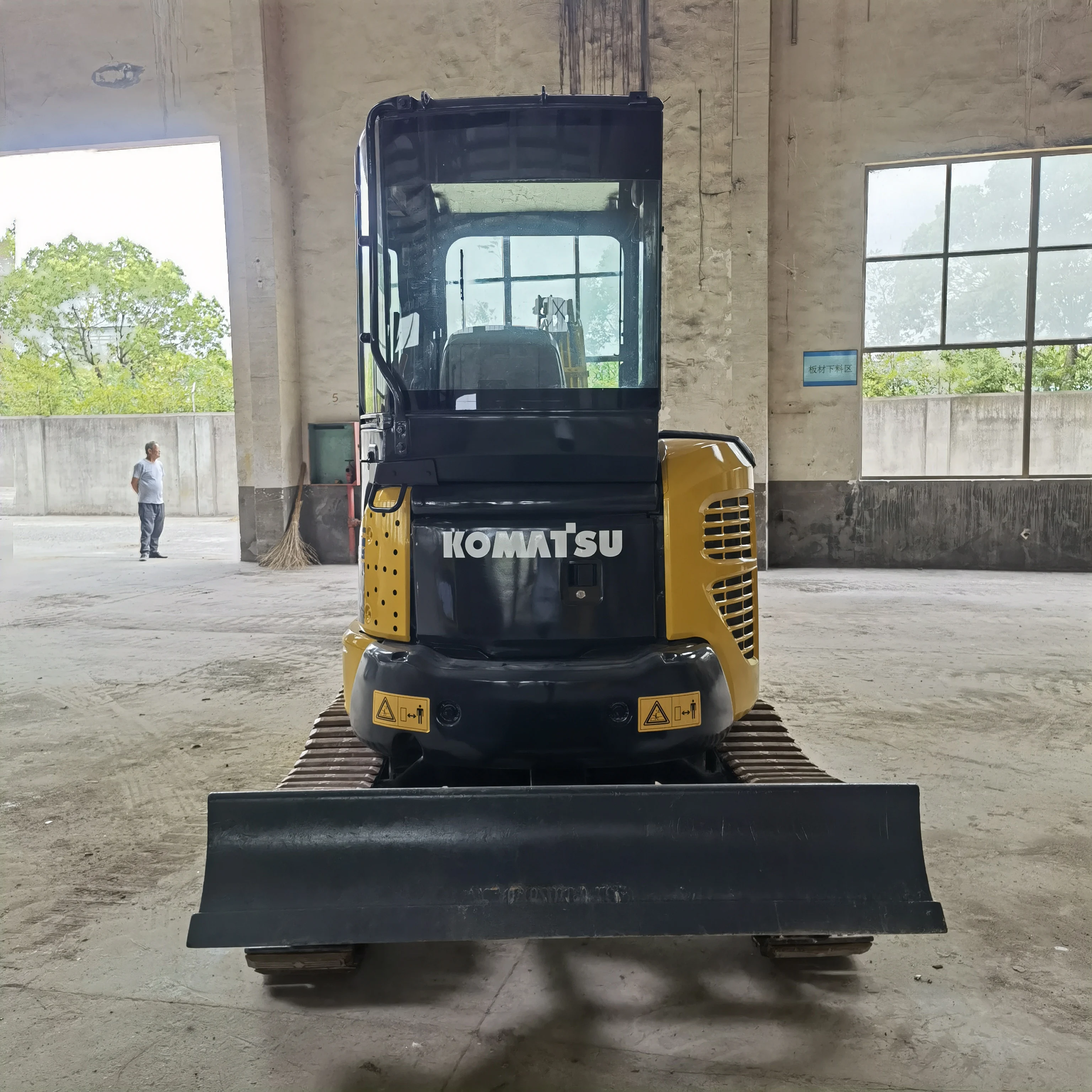 HOT SALE USED EXCAVATOR GOOD PRICE KOMATSU PC30 EXCAVATOR