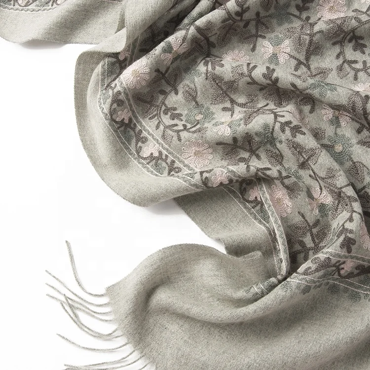 
New Arrival Lady Paisley Embroidered Indian Pure Wool Shawls with Tassels 