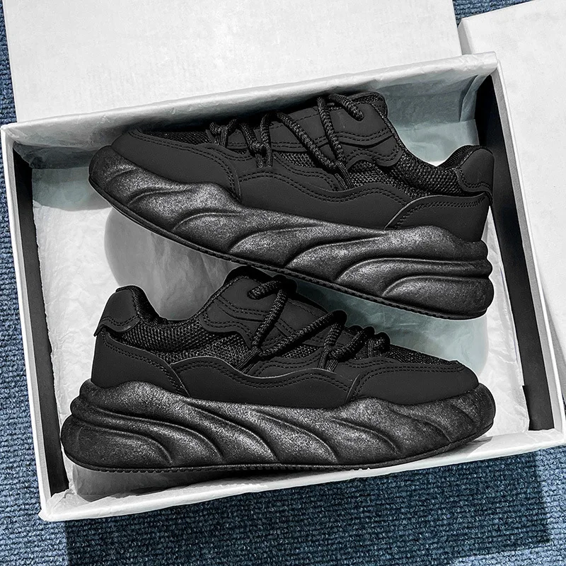 2025 Chinese shoe manufacturer for spring new design casual sneakers stylish versatile summer high end men trendy shoes