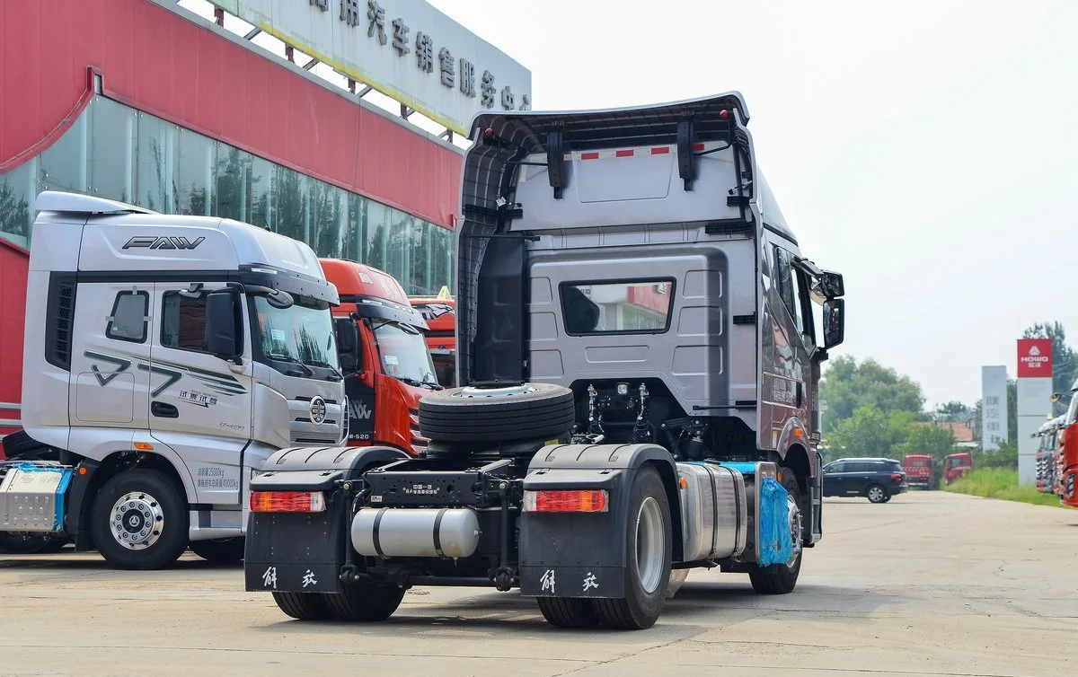 4x2 FAW Подержанные тягачи Euro 2 тягач для продажи автоматический дизельный 520hp
