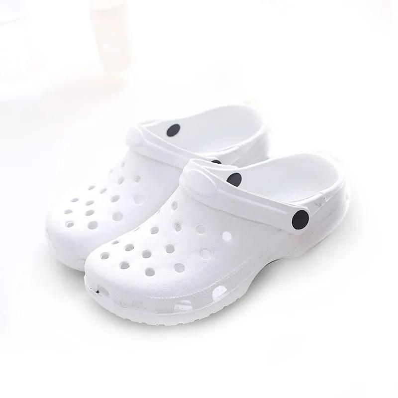 Bulk Wholesale Cheap Garden shoes for children boys girls summer EVA Hole sandals waterpoof flat clogs kids beach sandals