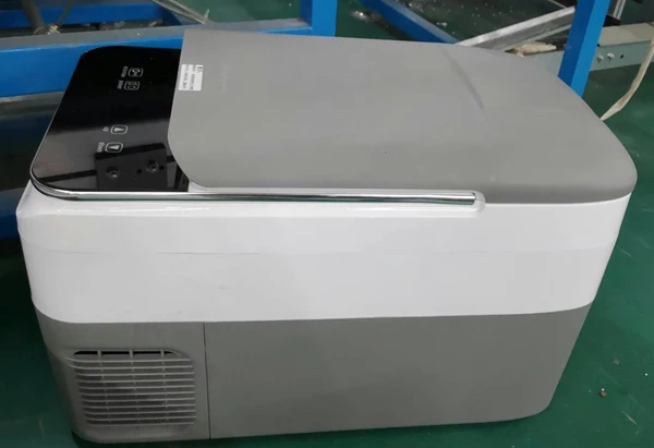 
18L 26L Potable AC DC 12V 24V mobile fridge & freezer,for camping use,car,RV or truck,with solar panel 