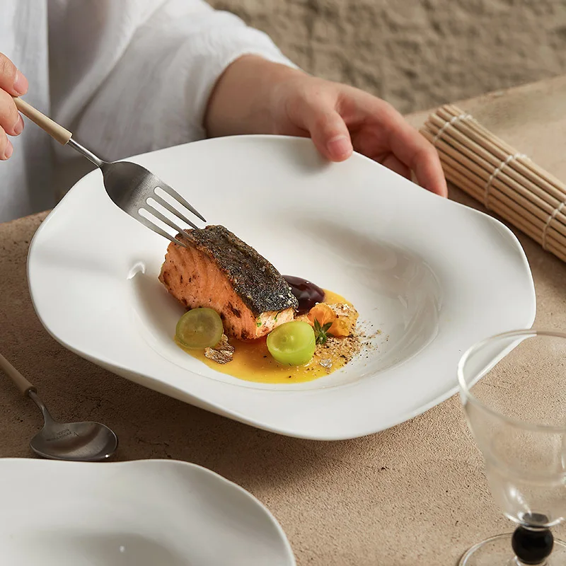 Restaurant Hotel Unique Irregular Rimmed White Diner Plates Porcelain Dessert Salad Dishes and Plates