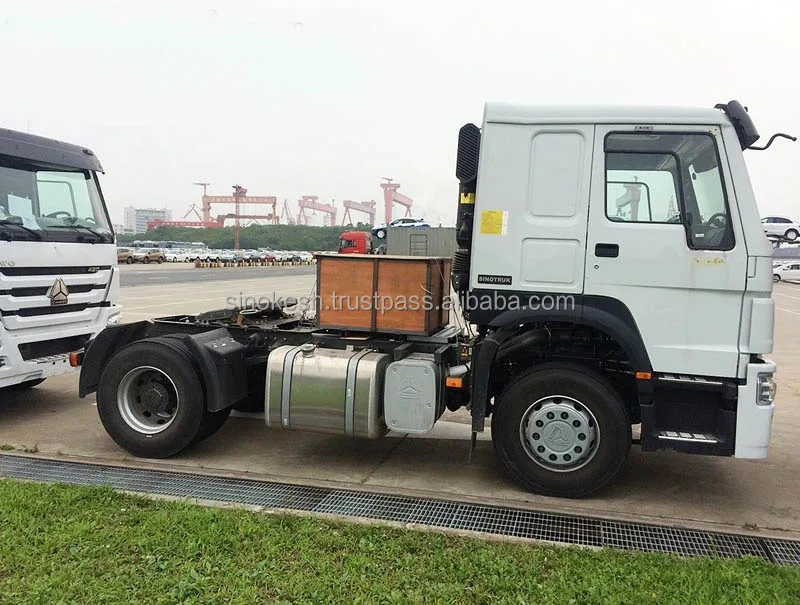 Тяжелый трактор sinotrux 6x4 420 л.с. 375