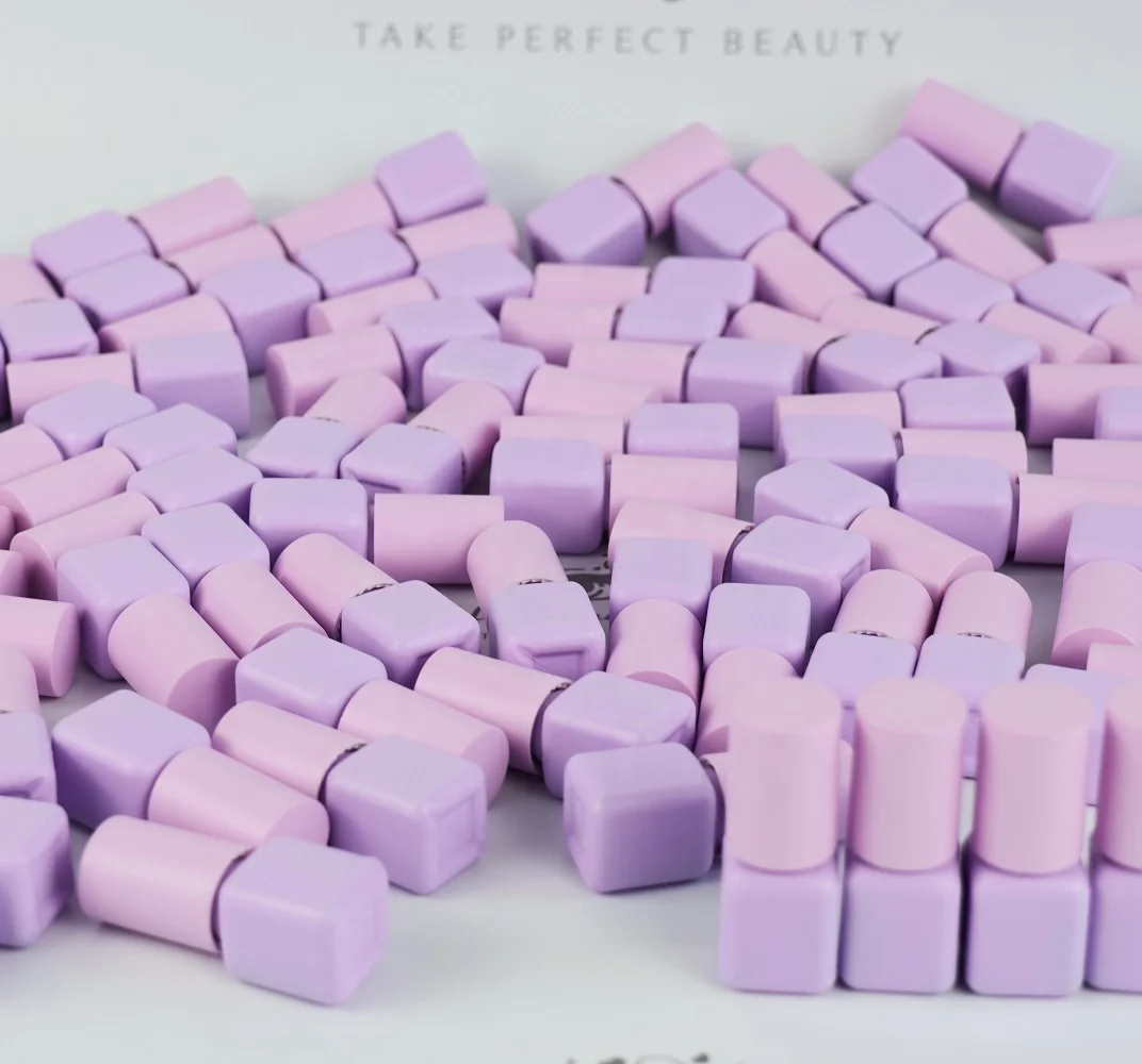 High UV Light Eyelash Adhesive Glue Extreme Retention 7-9 Weeks Free Lash Extensions Curing 1-2 Sec Drying Time UV Light Use