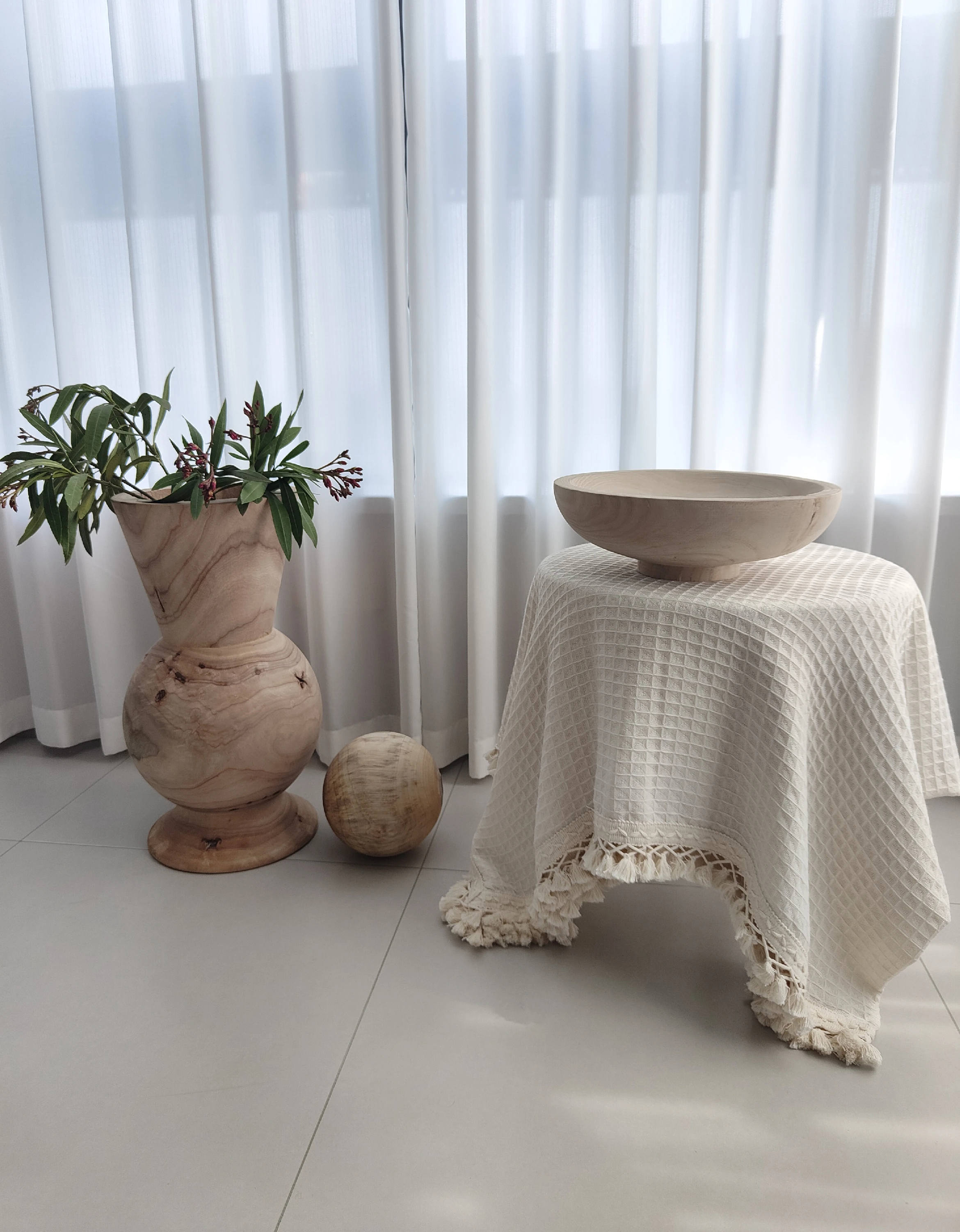 Wood Decorative Balls Tray Bowl Decor/camphor wood ball decor/6 inch wooden balls