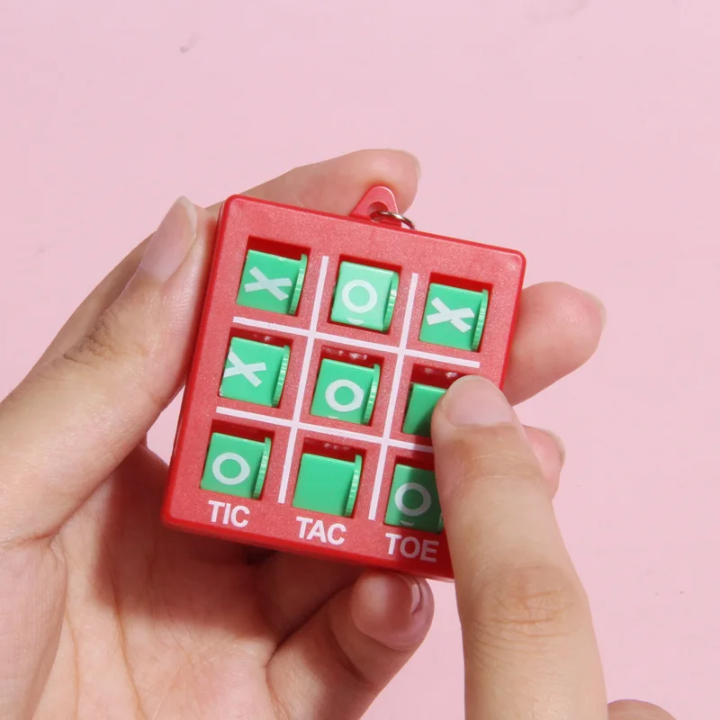 Novelty Mini Tic Tac Toe XO Chess Game Keychain Funny Colorful Plastic Toy for Kids Unisex 2-4 Years and 5-7 Years Age Range