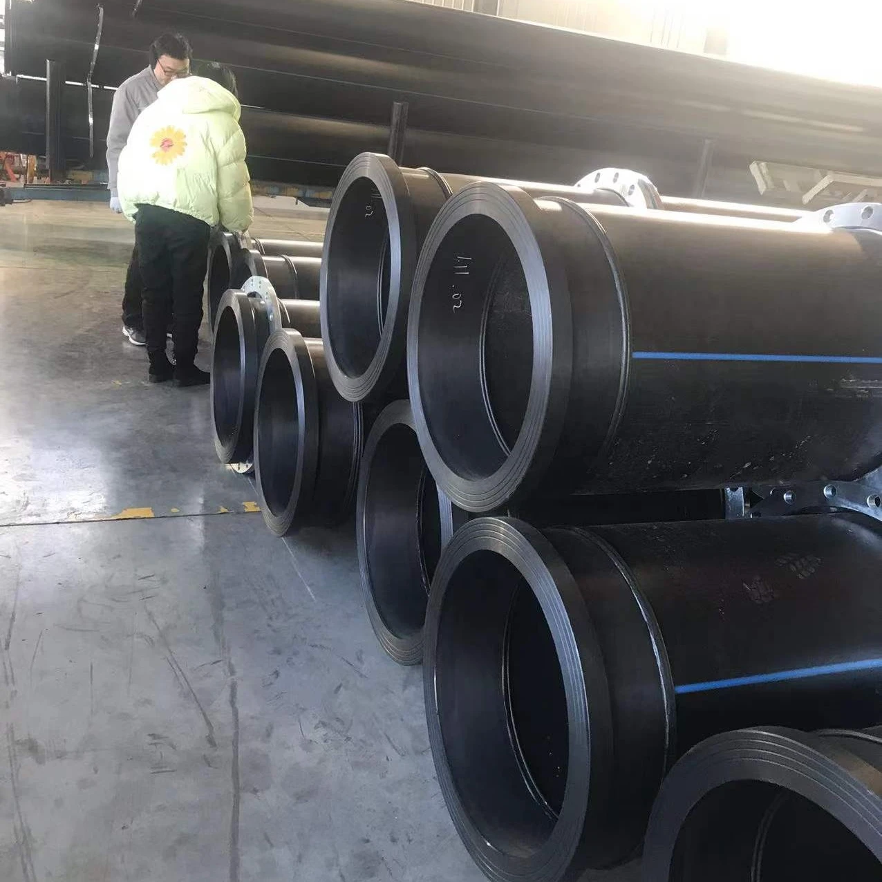 HDPE трубопровод с поплавком и резиновым шлангом hdpe песок дноуглубительная труба для всасывающего землеулова