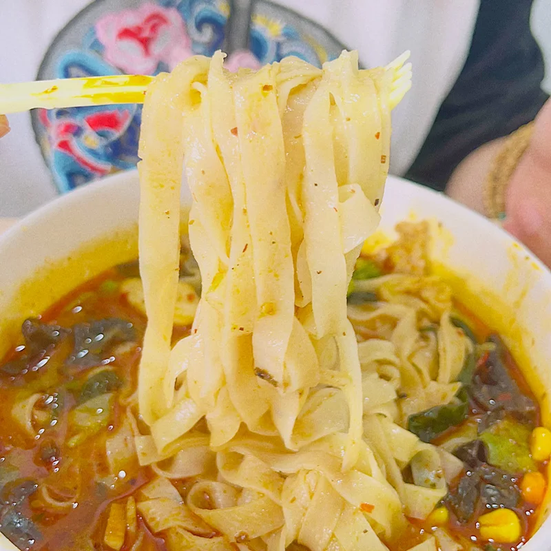 8 minutes snack food FD 160g freeze dried Spicy Hot Pot instant noodles instant cup noodles