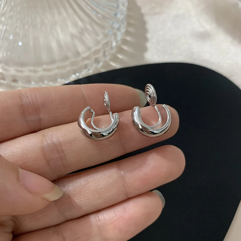 Fashion clip-on earrings Non Piercing Ear Clip on hoop earrings Gold coils Chunky Ear Cuff Earrings of girls women
