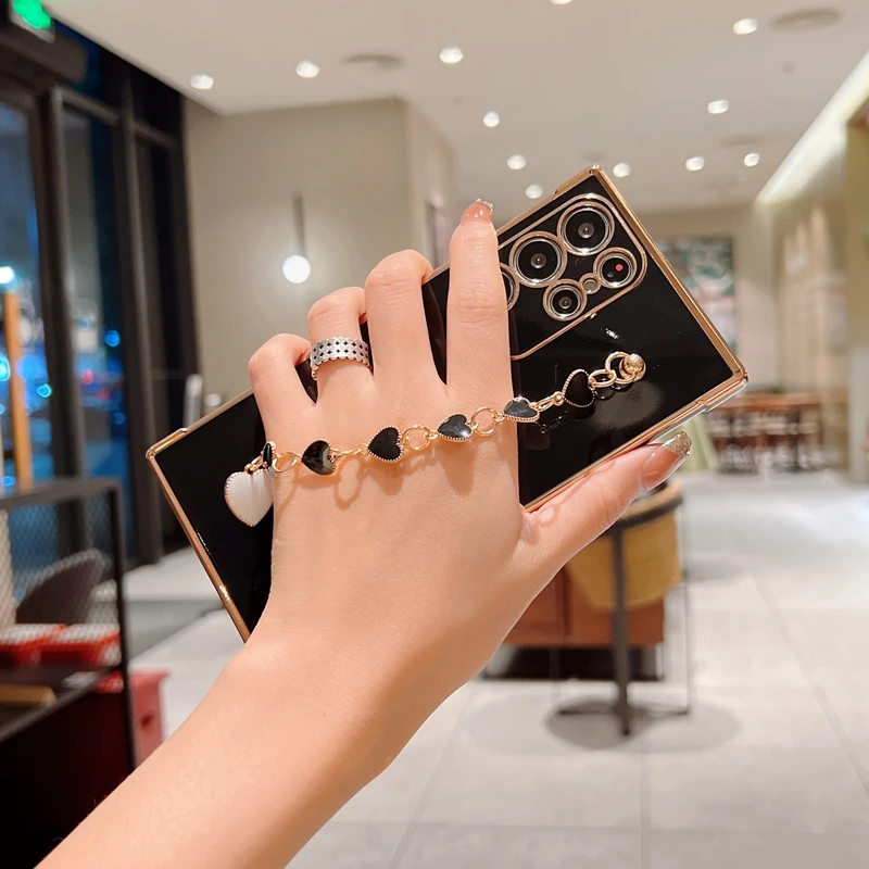 Plating Soft Silicone with Chain Back Cover Side Love Heart Bracelet Phone Case For Samsung Galaxy S22 Ultra A53 A52 S20 FE