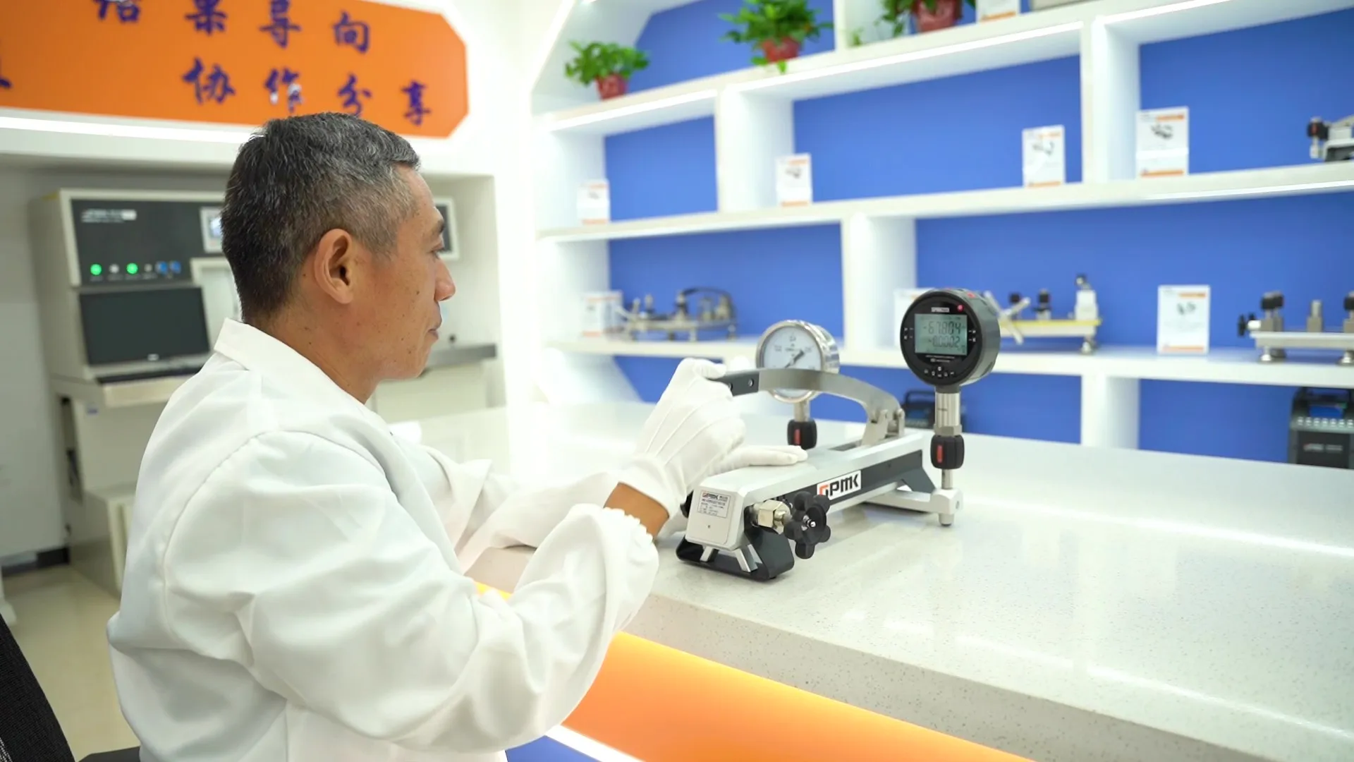 70 Bar  Hot Sell Pressure Transmitter Calibration Penumatic Pressure Calibration Pump