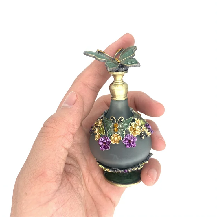 15ml European Middle East Dubai Metal Alloy Jewelry Stones Perfume Bottle Empty Glass Essential Oil Attar Bottle In Stock