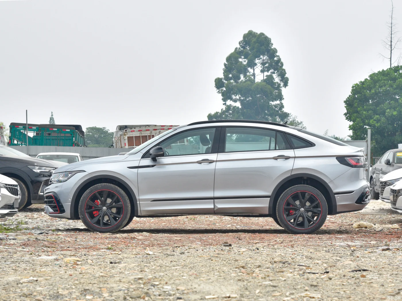 Бензиновый автомобиль VOLKSWAGEN TIGUAN X 2023 в наличии модель 380T 4wd флагманская версия популярная машина для продажи