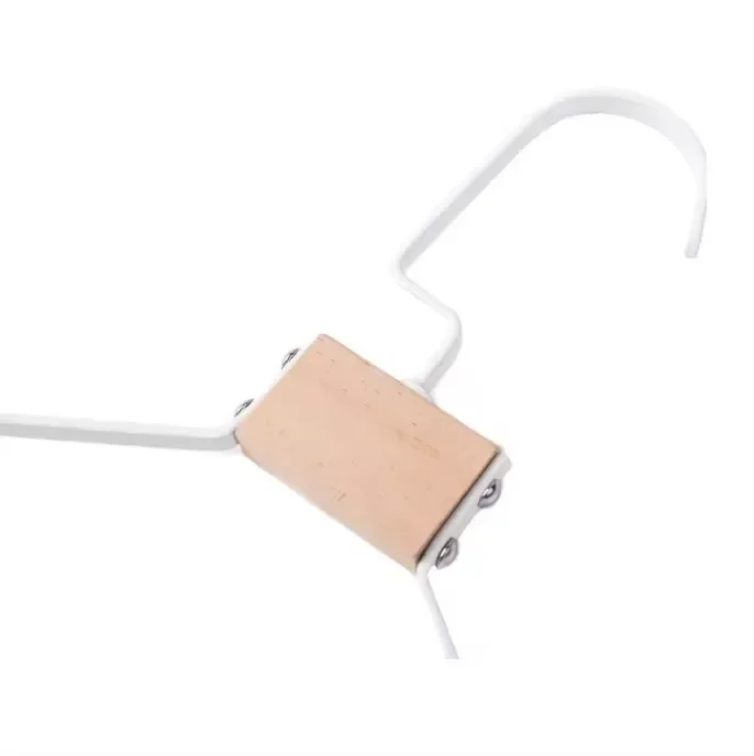 High quality custom logo wide shoulder wooden clothes suit hanger wholesale