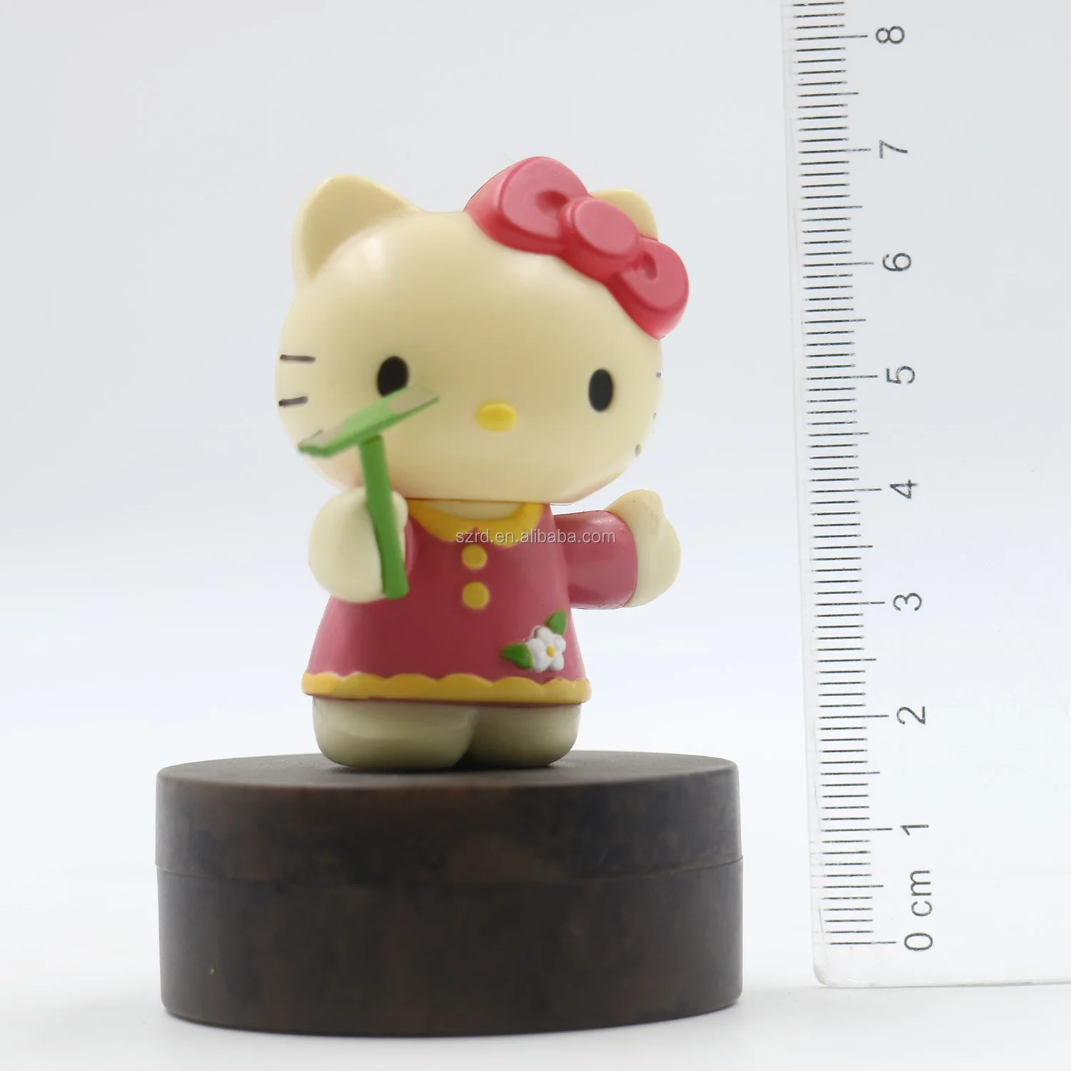 Wholesale Custom Made Plastic Cute Anime Character toys display on