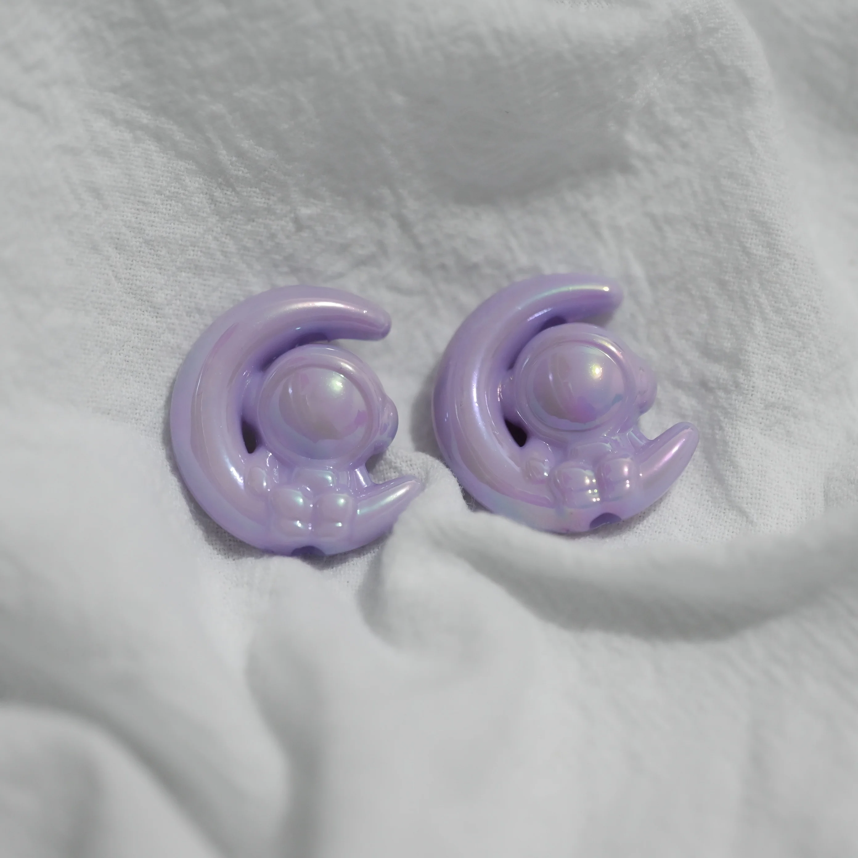 Acrylic cartoon astronaut moon landing alien bead vertical hole bead pendant DIY hand-painted bead pen car hanging accessory