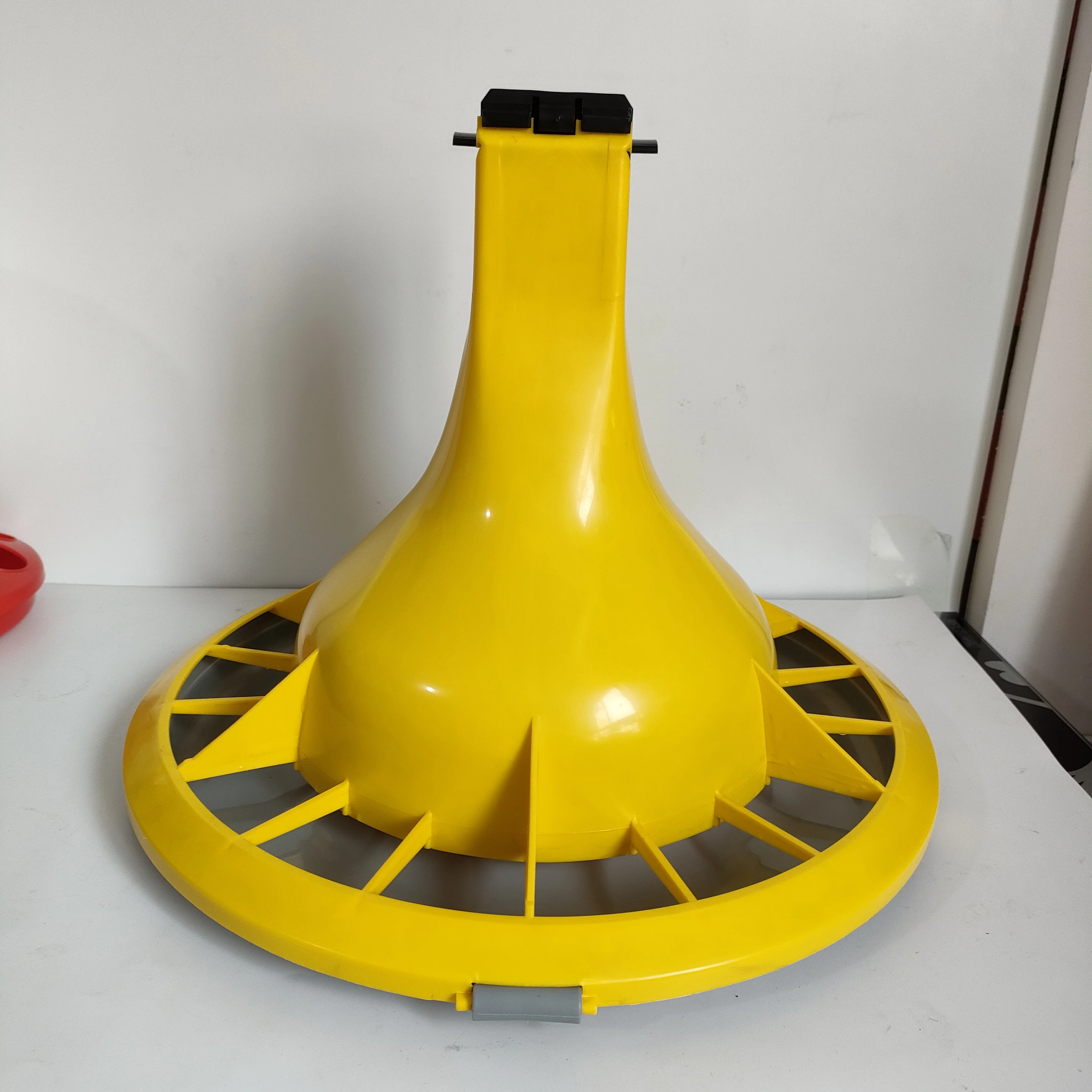  Chicken feeder Automated poultry pan feeding for broilers auto chicken