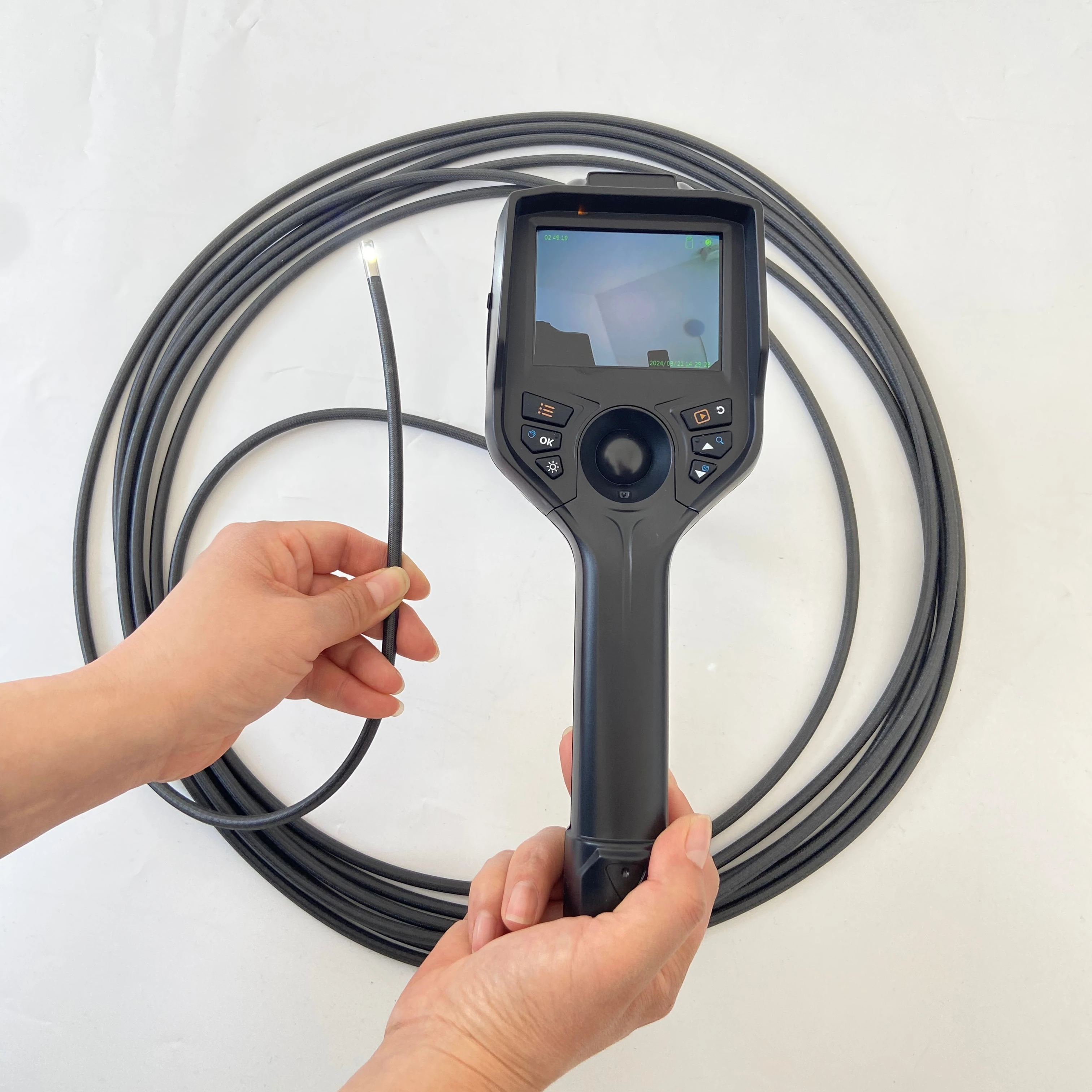 6mm portable industrial video borescope with 90 degree side view, 3.5 inch monitor, 8m long probe