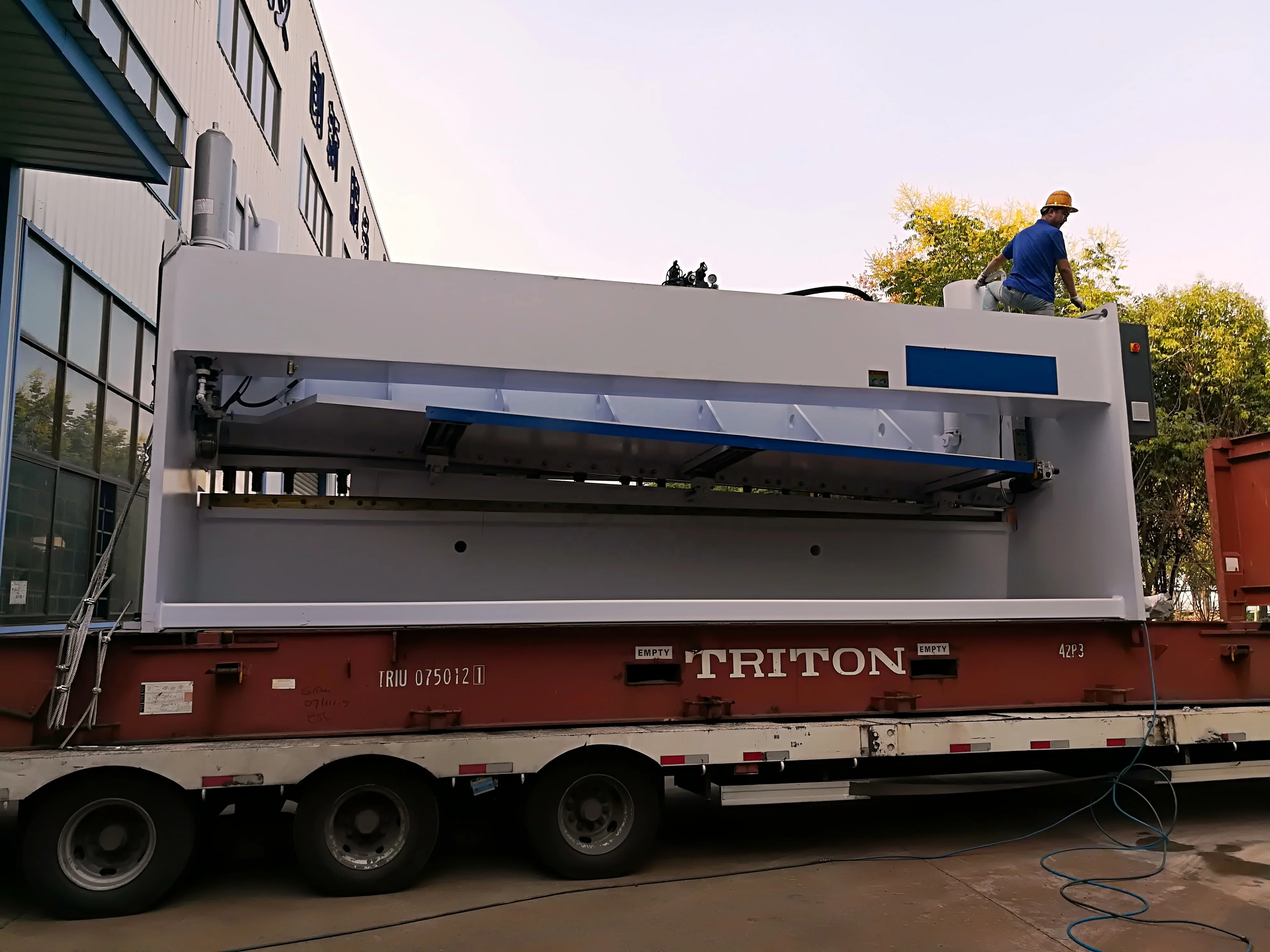 
2 Years Warranty QC11Y Series Guillotine Hydraulic Metal Sheet Plate Shearing Machine Price 