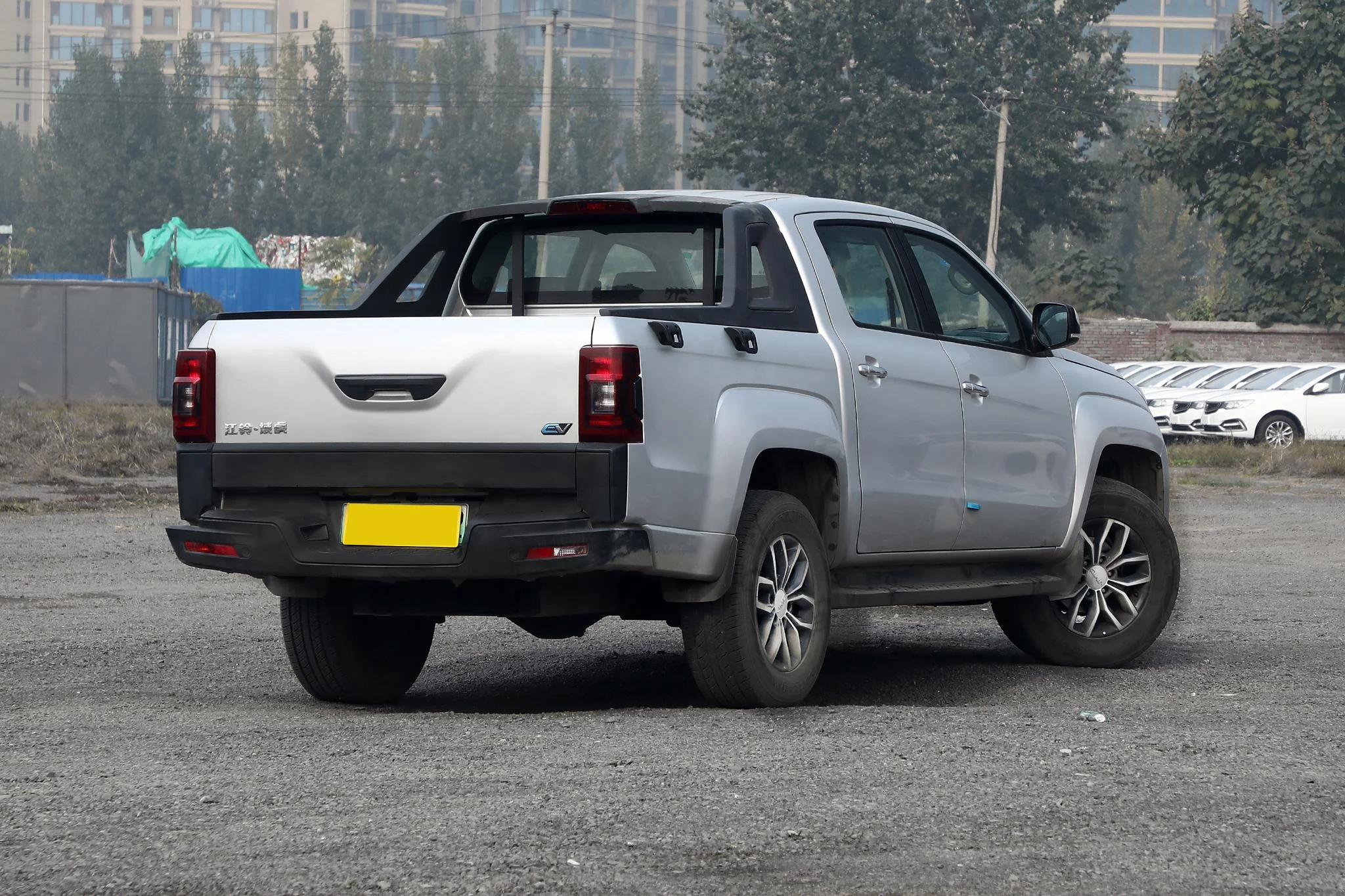 JMC Mid-Size Pickup Pure Electric 163 Horsepower Truck 4 Door 5 Seat Electric Truck With 100km/h Top Speed