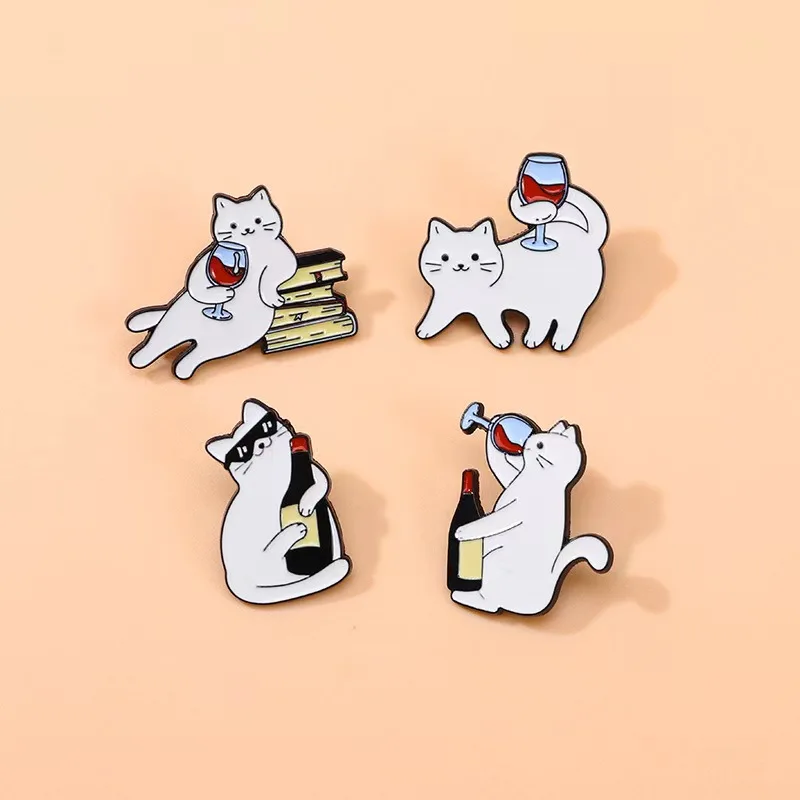 High Quality Hats Lapel Cute Cartoon Halloween Animal Cat Pins With Glove Glitter Custom Soft Enamel Pin