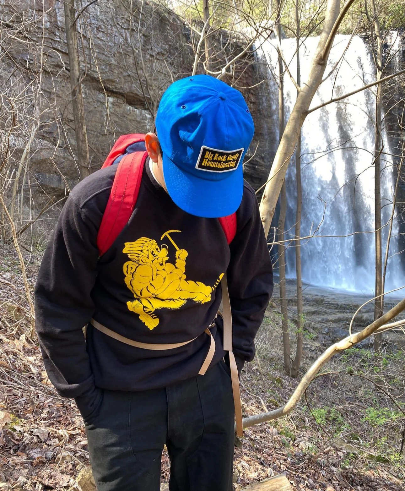 100% Eco-friendly iron on  Machine made Twill Fabric Embroidery Patch  for hats and backpack