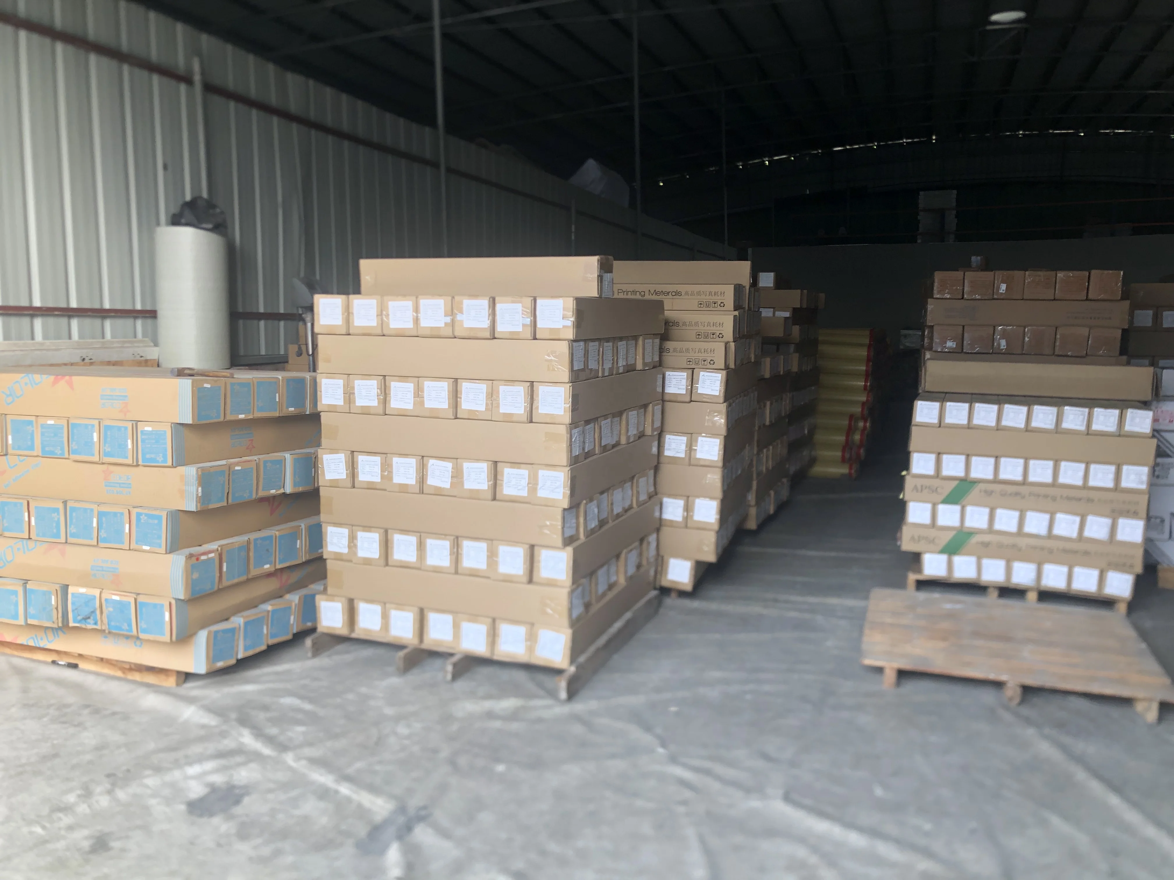 Factory price Eco solvent grey back Printable PET Film( White & Grey,Matte & Glossy for door banner stand,roll up stand etc)