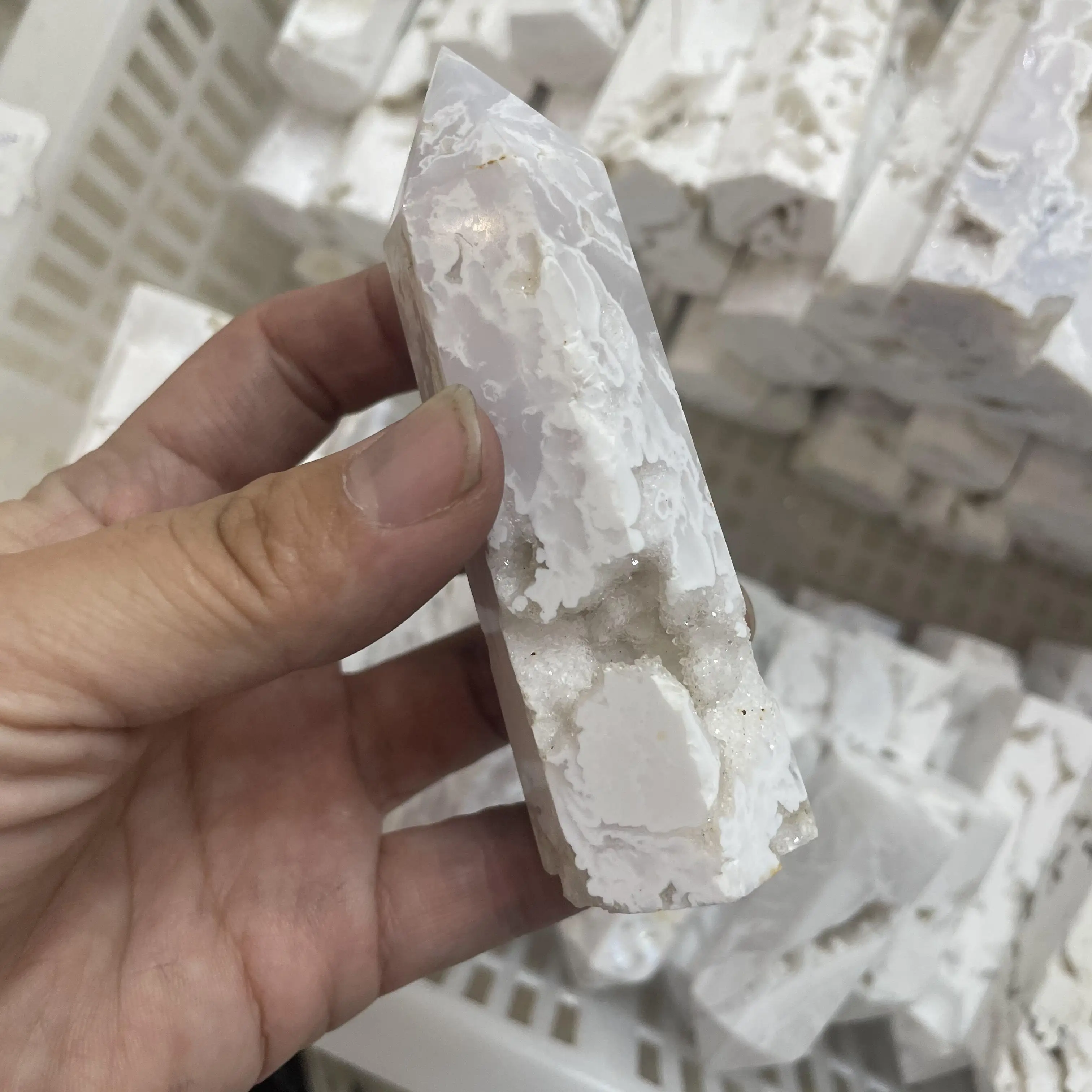 High quality druzy white agate towers natural gemstone crystals quartz agate healing tower points for home decoration