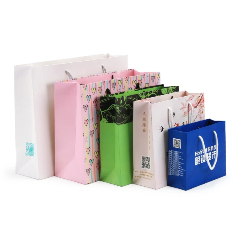 Wholesale Luxury Black Shoes Clothes Packaging Paper Bags Printed Custom Logo Clothing Shopping Gift Jewelry Wine Paper Bag