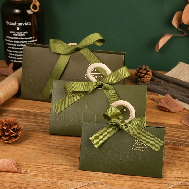 Luxury Vintage DIY European White Kraft Paper Birthday Wedding Gift Candy Box with Wood Handle Ribbon