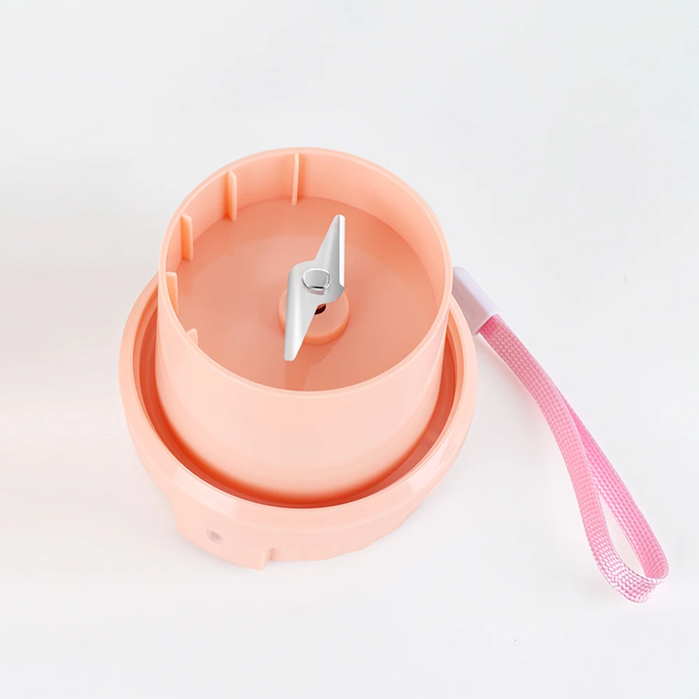 Waterproof Magnetic Contact Rechargeable  Mini Fruit Travel Blender Portable