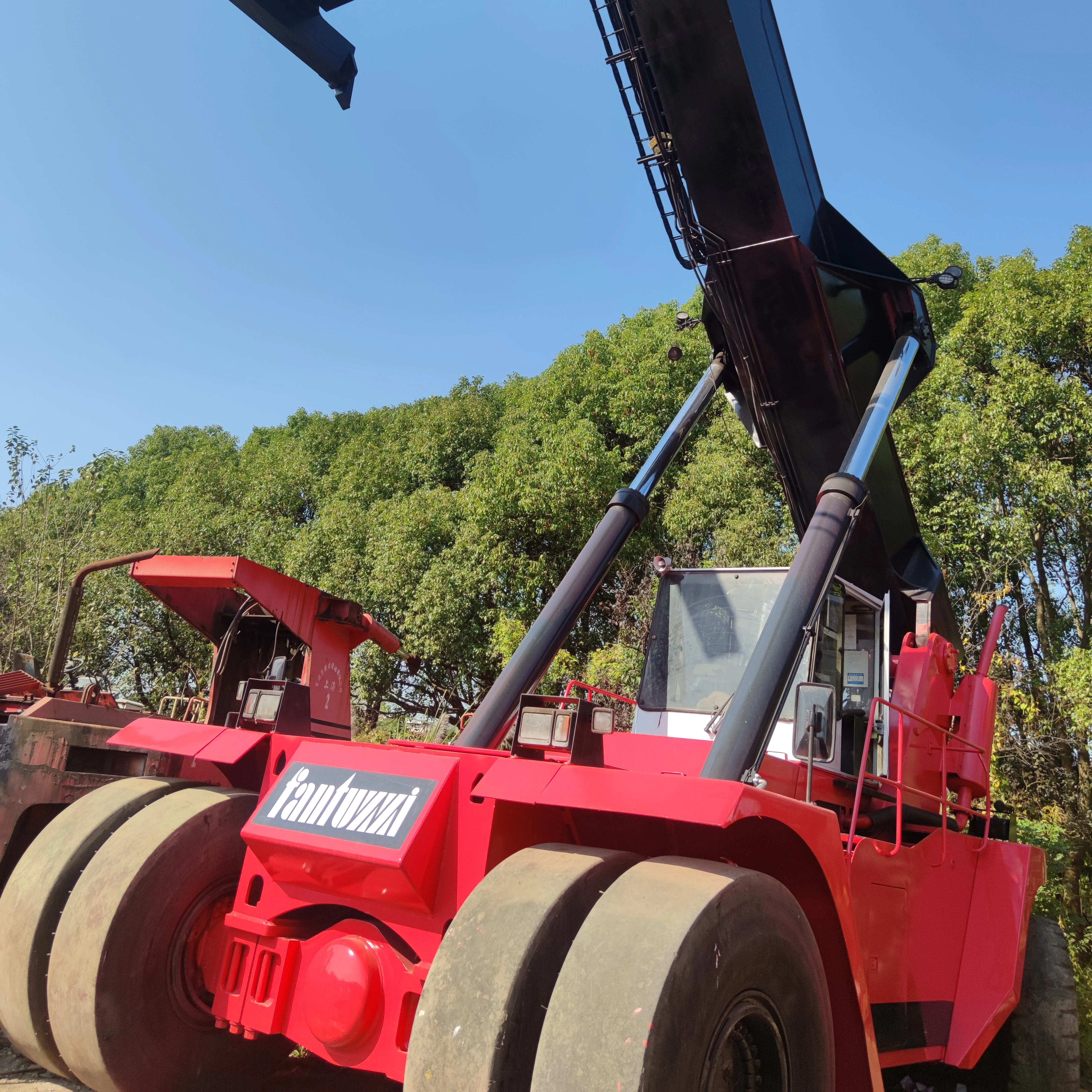 Использованный контейнер штабелер FANTUZZI CS45 CS45M