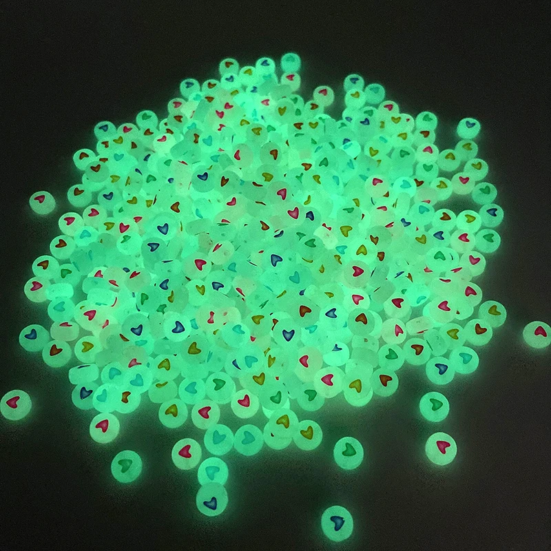 Новинка, 4*7 мм, пластиковые светящиеся буквы, акриловое сердце, красочные бусины алфавита, изготовление ювелирных изделий