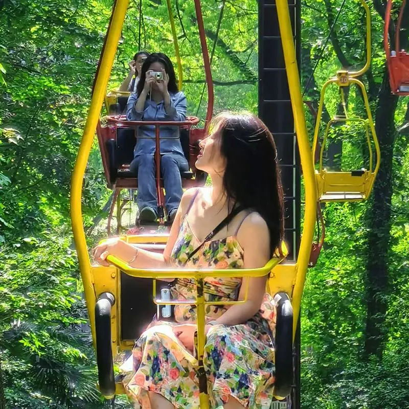China Manufacturer Aerial Tramway Gondola Lift Cable Car Ropeway for sale