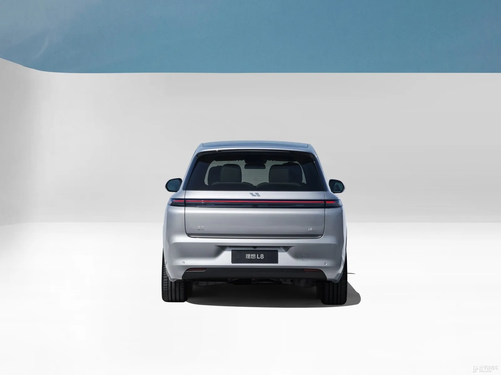Efficient Hybrid Power Spacious Cabin Advanced Safety Smart Features The Ideal Choice Li Auto L8 SUV  Cars