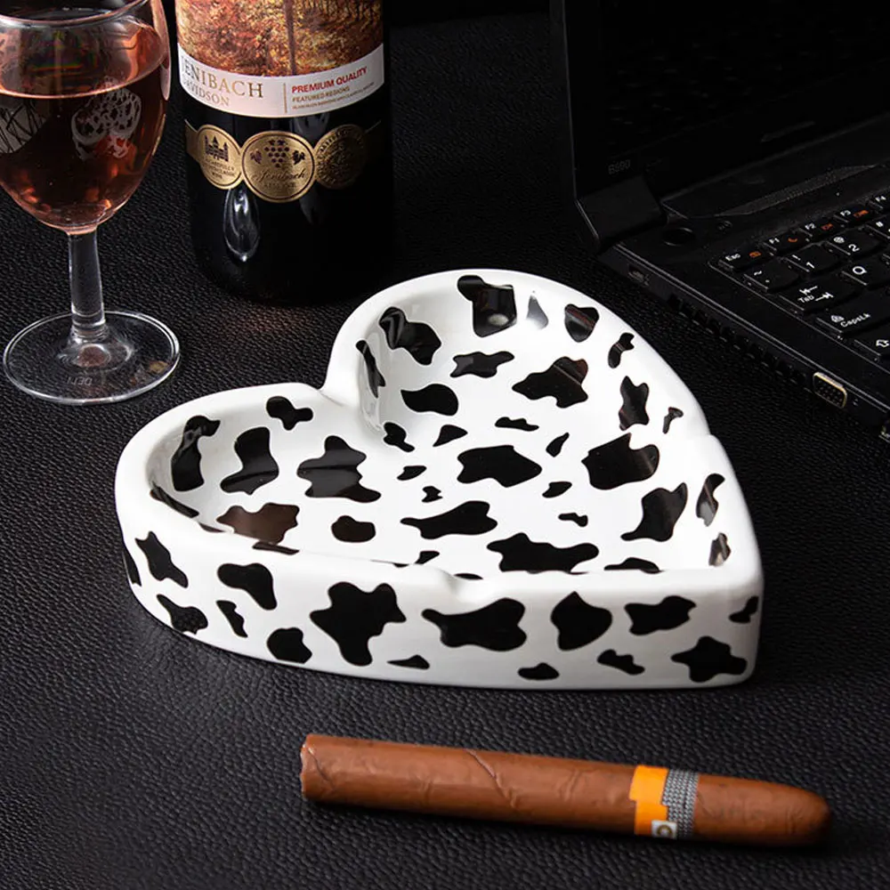 Custom European Cow Print Heart Shaped Ceramic Cigarette Ashtray