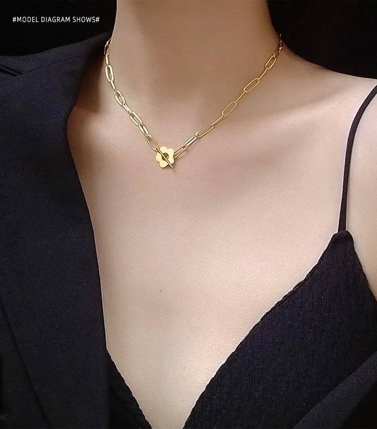 
Personality Korean Vintage Thick Chain Necklace Golden Fashion Flower Pendant Necklace 