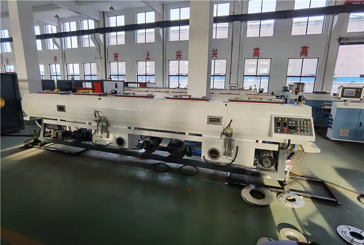 China Far Creative Plastic PPR / PP / HDPE / PE Hose / Tube / Pipe Making Machine / Extruder / Extrusion Production Line