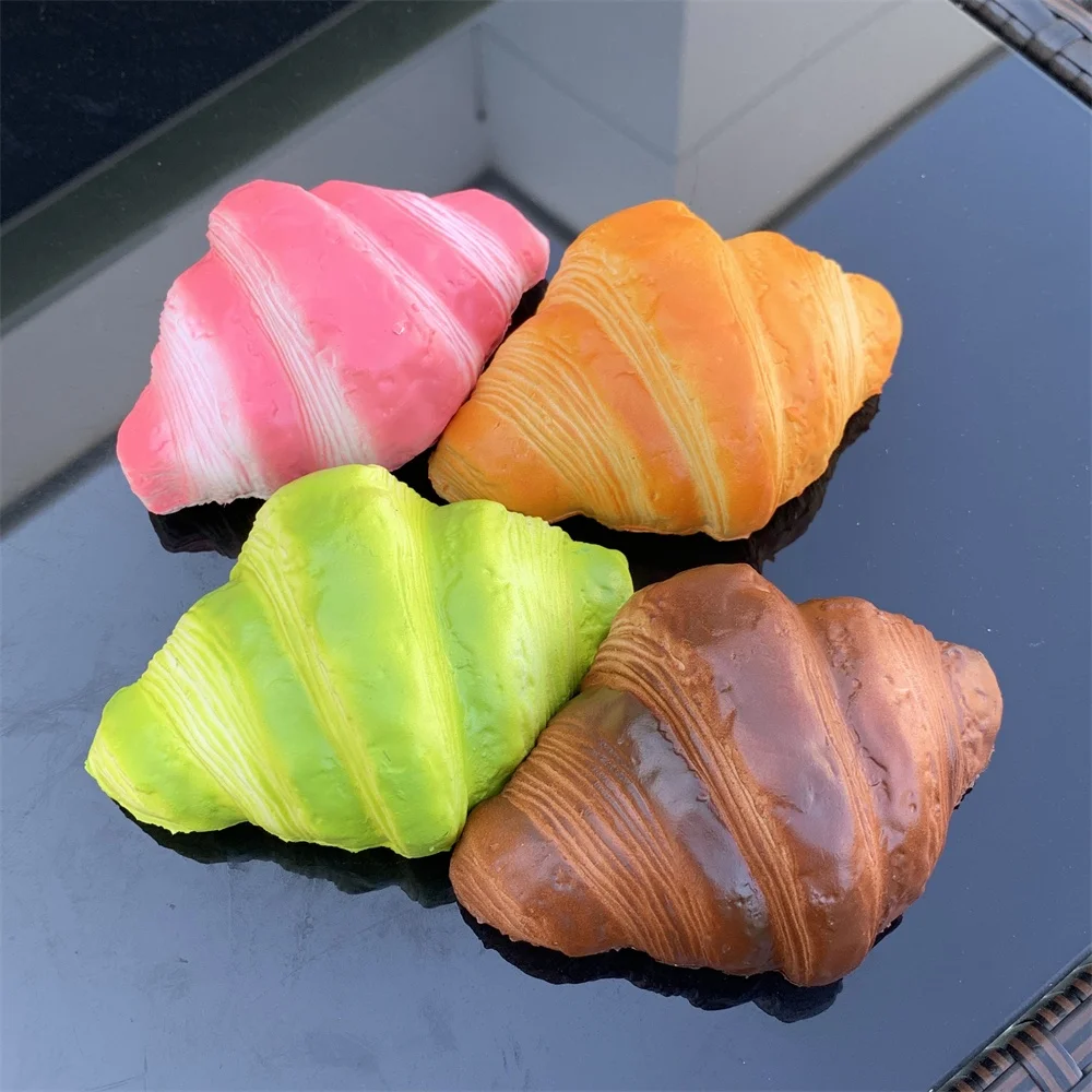 1pc Sticky Soft Bread Squeeze Sweet Chocolate Mint Cute Simulation Dessert Window Pu Croissant Decoration Faux Kitchen Toys Play