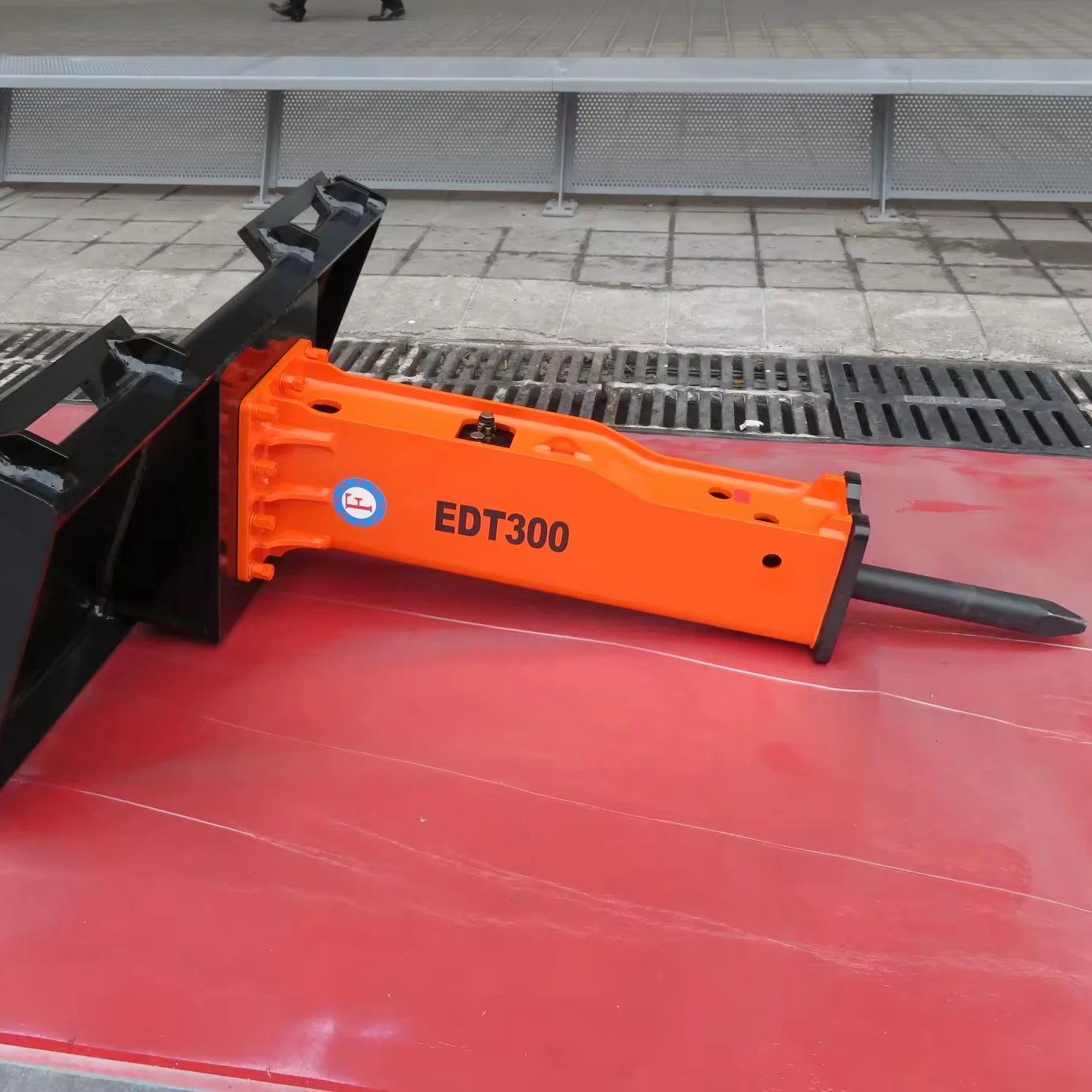 High Quality EDT300 Hydraulic Rock Breaker for Excavators Factory Price 0.8-140ton Capacity New Condition Construction Machinery