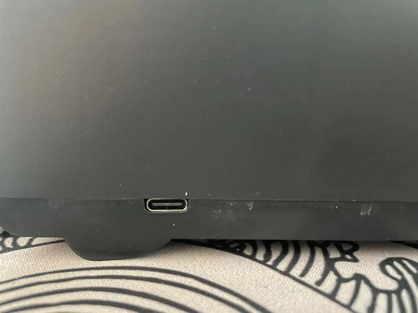 EASTOMMY Electronic Casino Poker Card Shuffling Machine,2 Deck Poker Card Shuffling Machine Battery Operated Plastic Cards Mixer