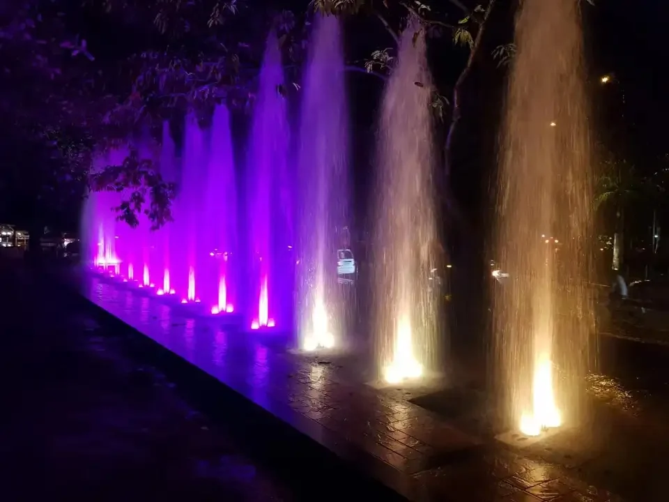 316L Stainless Steel IP68 Pool Underwater Light RGBW DMX512 AC/DC24V LED IP68 Rating Fountain Led Light