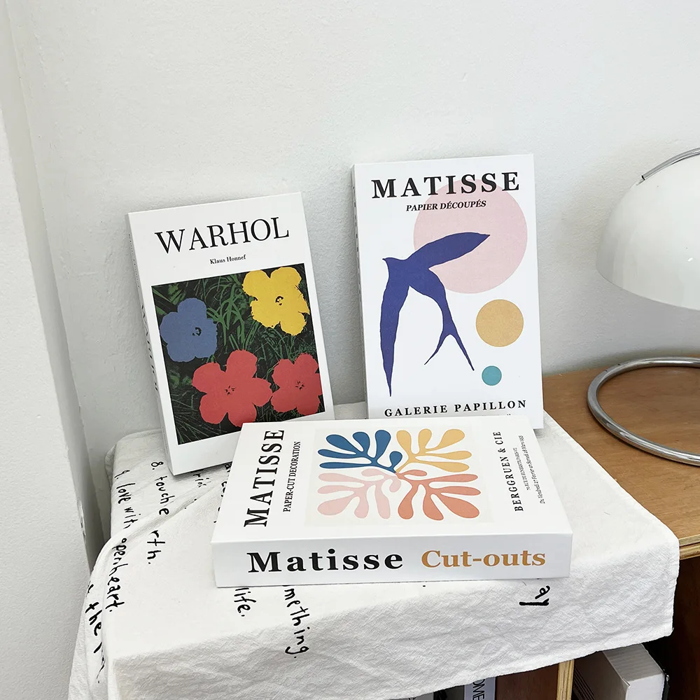 2022 Hot Selling Modern  Decoration fake fashion fake designer books for home decor