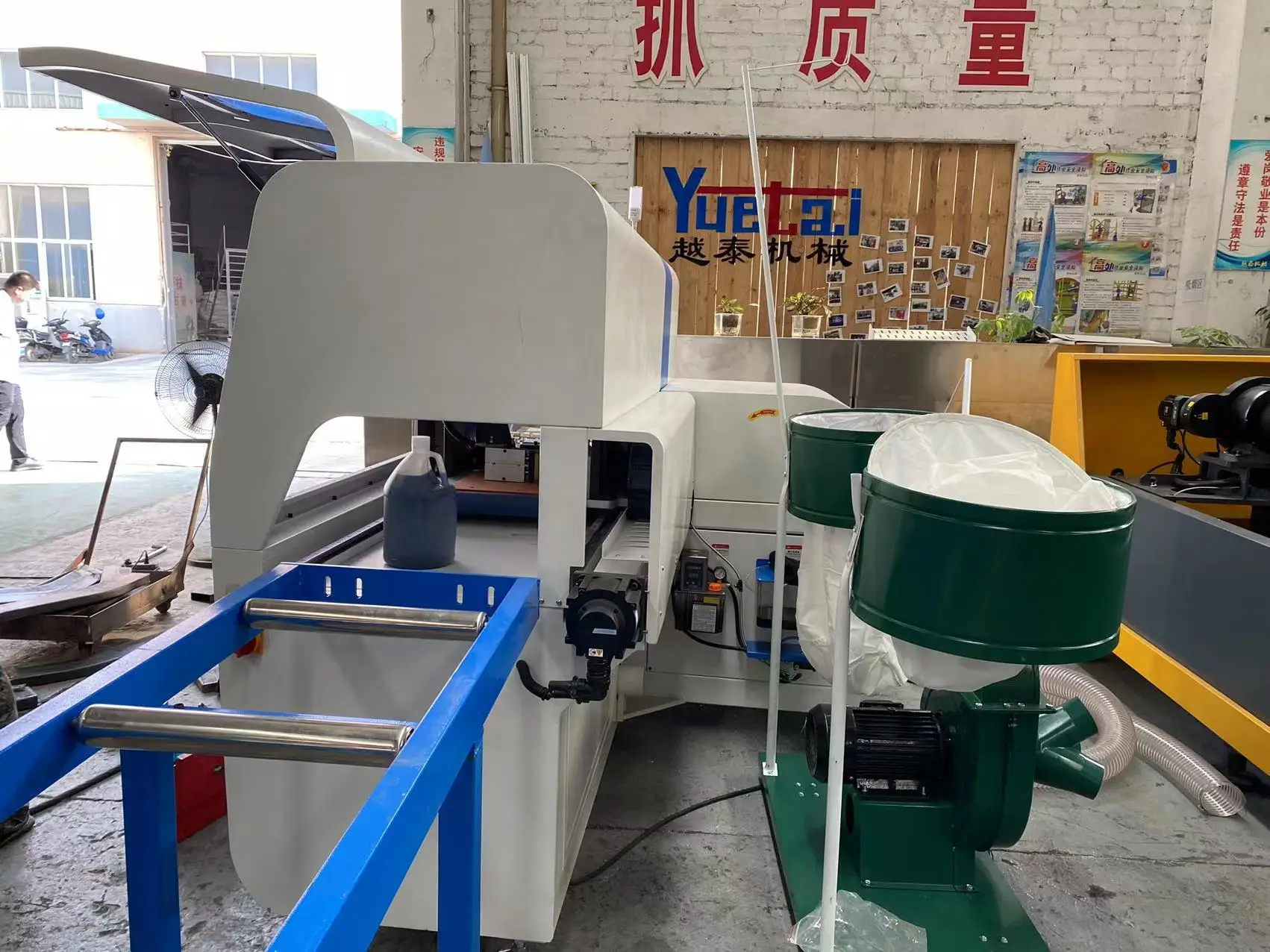 CNC Full Automatic Servo PLC Control Aluminum Profile Window Door Cutting Sawing Machine